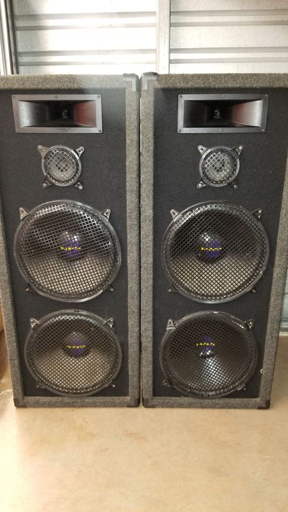 Pro Studio PS32SH 3-Way Tower Speakers by Welton