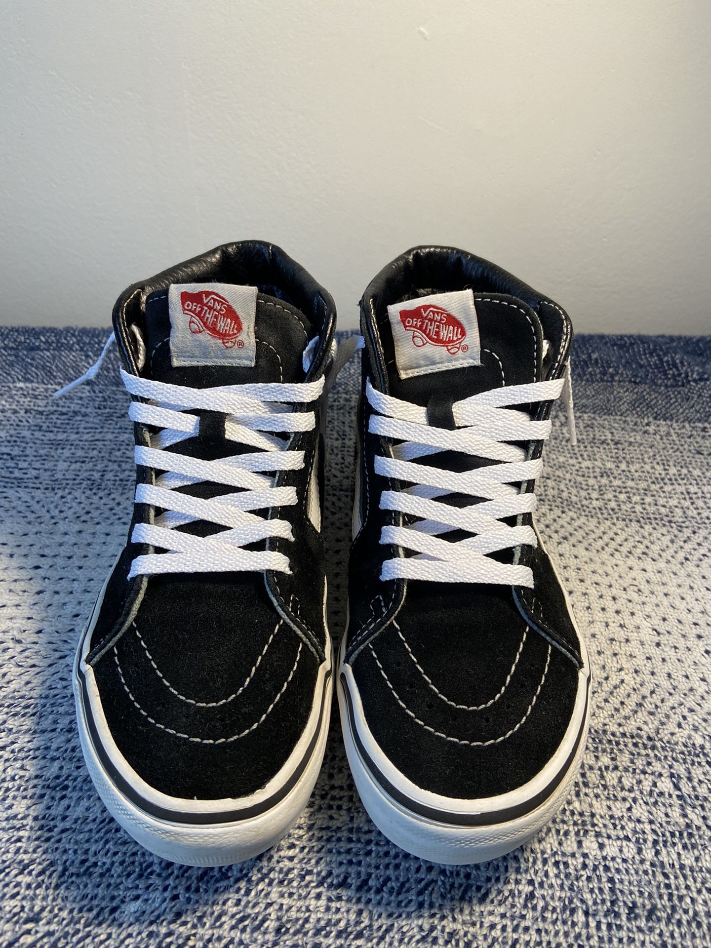 aantal Keer terug geloof VANS Classic High Top BLK/WHT Leather “Used” Size 3 Kids ($25) for Sale in  Sparks, NV - OfferUp