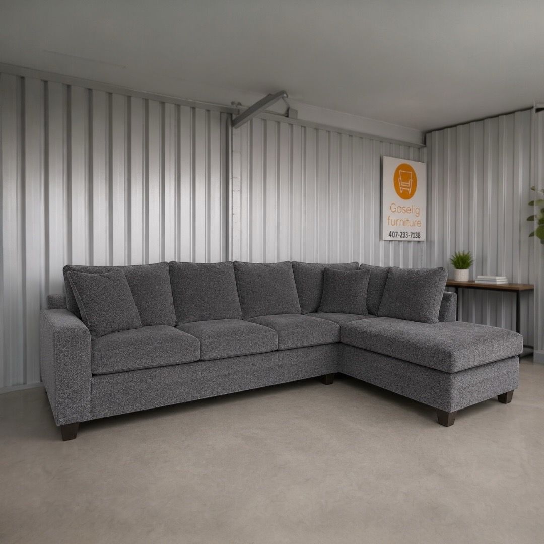 Like New Open Box Sectional Sofa w/ Chaise ā 110in Gray Couch