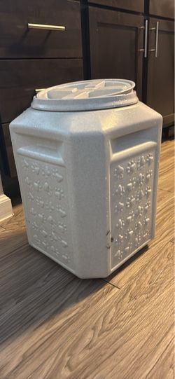 35 gallon pet food storage