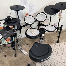 Roland TD-17KVX2 Electronic Drum Kit – Excellent Condition 