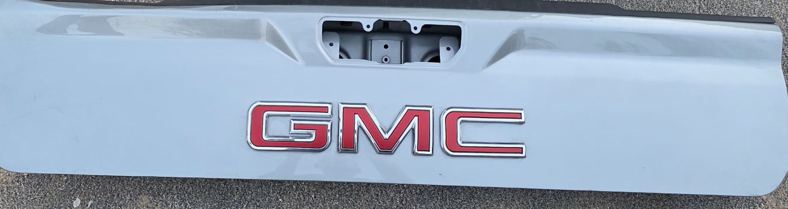 GMC Sierra Upper Tailgate