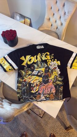 Graphic tee