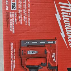 new Milwaukee stapler M12