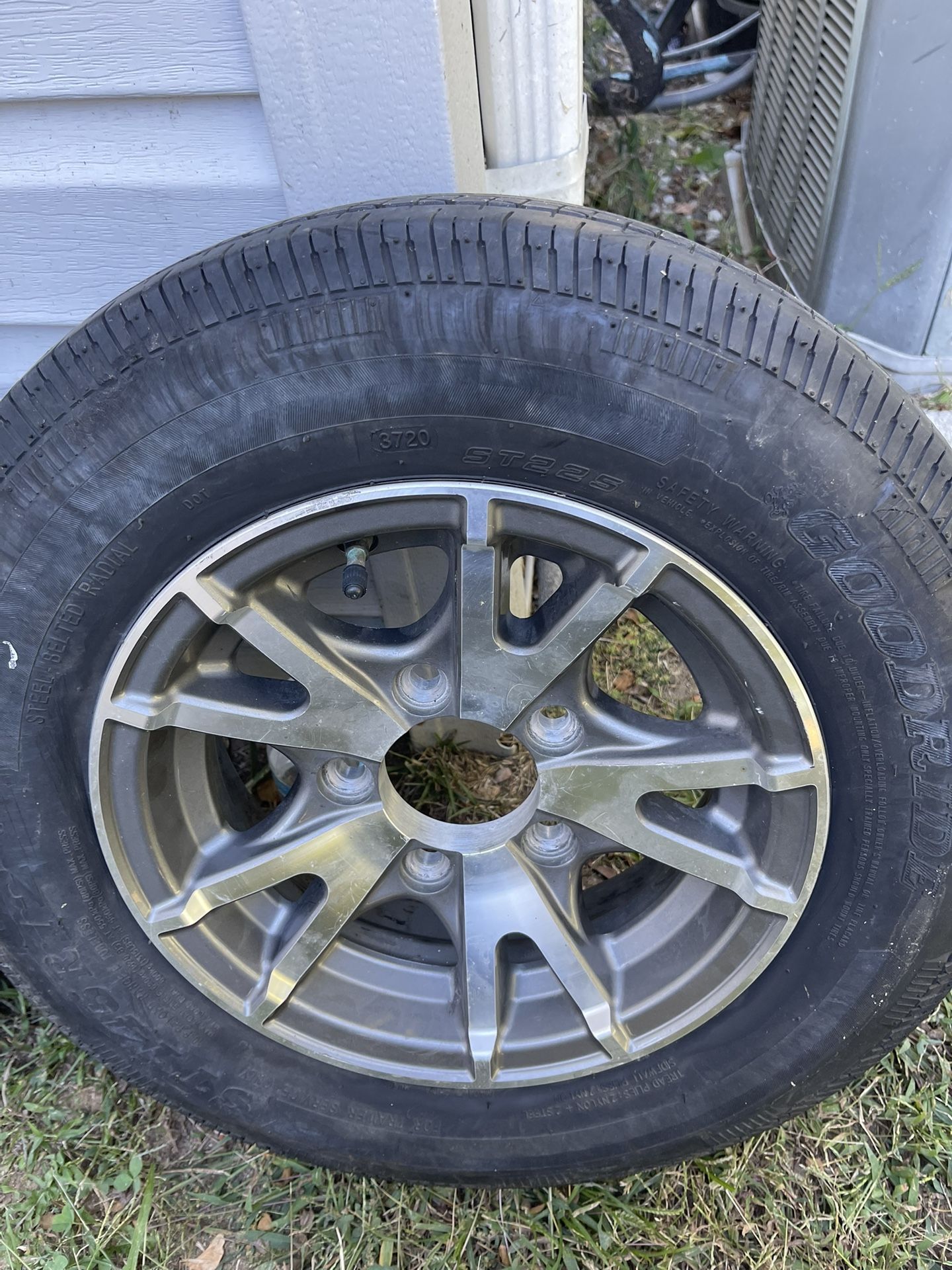 Single trailer Axle Trailer One Wheels They Are Fresh