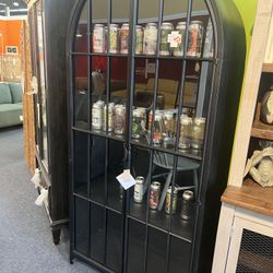 black bookshelf，$450