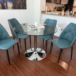 Glass Dinning Table With 4 Chairs 