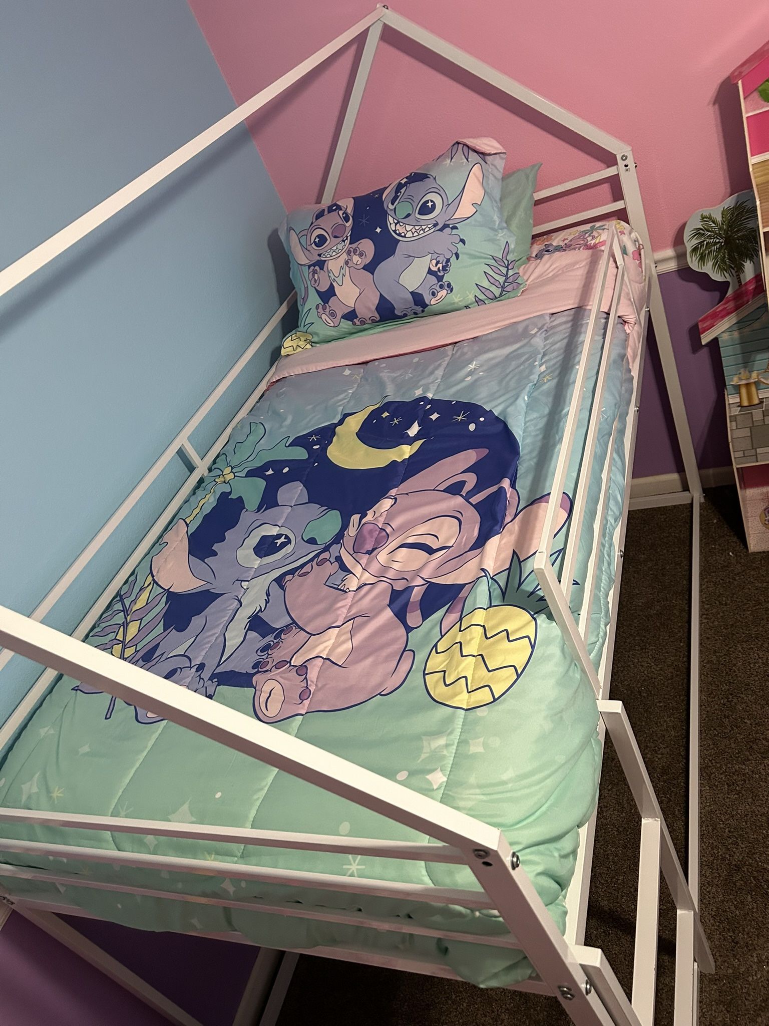 Twin Bunk Beds