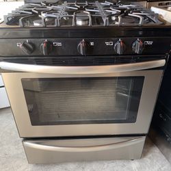 Frigidaire Gas Stove W/ Burners 