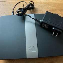Cisco Linksys Model #EA4500 Wireless Dual Band Wifi Router 