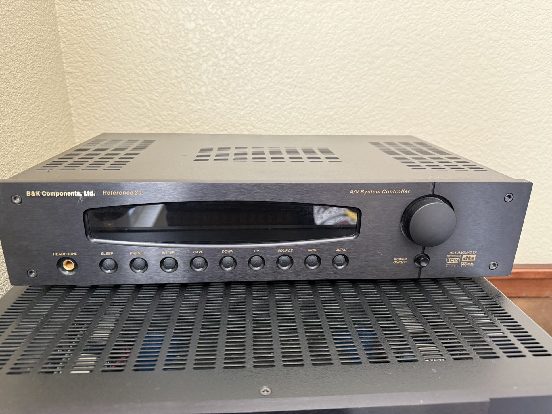 B&K Reference 30 A/V Preamplifier/Processor
