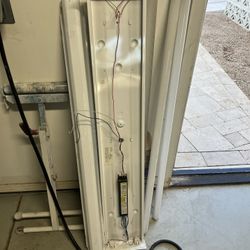 Free 4-ft Fluorescent Shop Light Fixture – Works Great + Lights