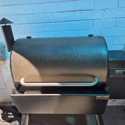 Traeger Pro 780 Pellet Grill Bronze