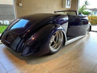 1937 Ford Cabriolet