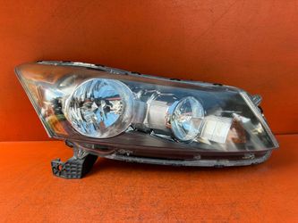 2008 - 2012 Honda Accord Sedan Right Passenger Side Halogen Headlight OEM