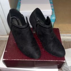 Black Boot heel 