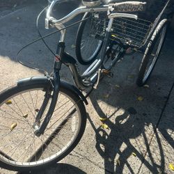 Schwinn Meridian Adult Tricycle 24” Low Step thru Gray Beach Cruiser