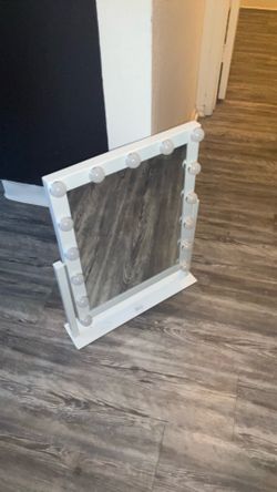 MAKEUP MIRROR