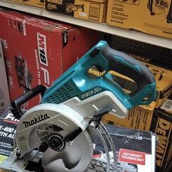 MAKITA 18V X2 LXT LITHIUM - ION (36V) BRUSHLESS CORDLEES REAR HANDLE 7 - 1/4" CIRCULAR SAW (TOOL ONLY)