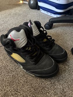 Shoes: Jordan 5 11.5