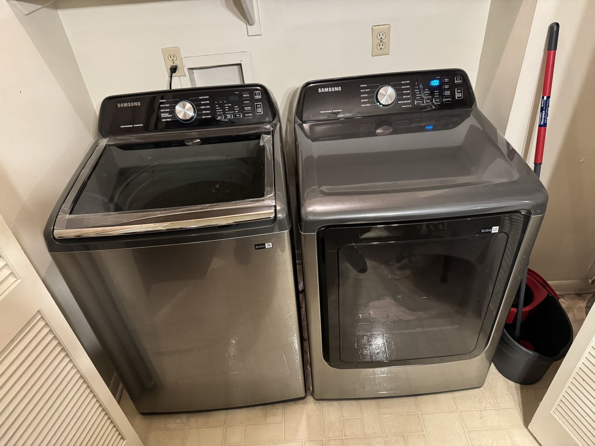 Washer & Electric Dryer