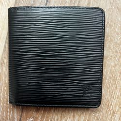 Luis Vuitton - Epi Leather Multiple Card Holder Wallet