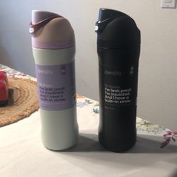 New Owala 24 Oz Water Bottles
