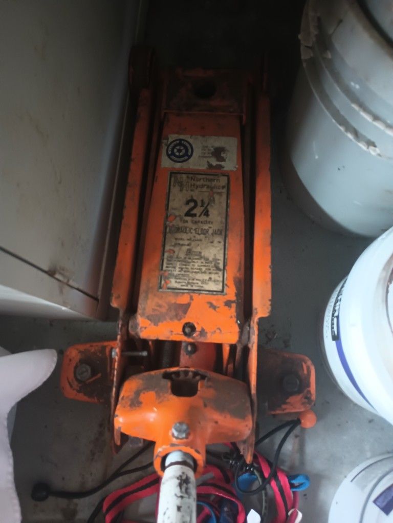 Manual Car Lift