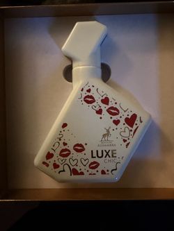 Luxe Chic perfume