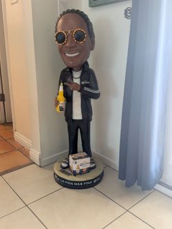 Snoop dogg corona bubble head