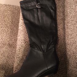 Women Boots Size 9