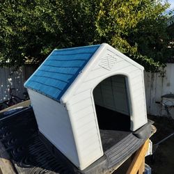 Dog House Size 28 W 30 Deept 28 Height 