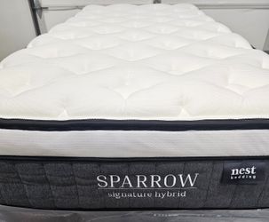 LIKE NEW! Luxury Twin XL Mattress - Delivery Available