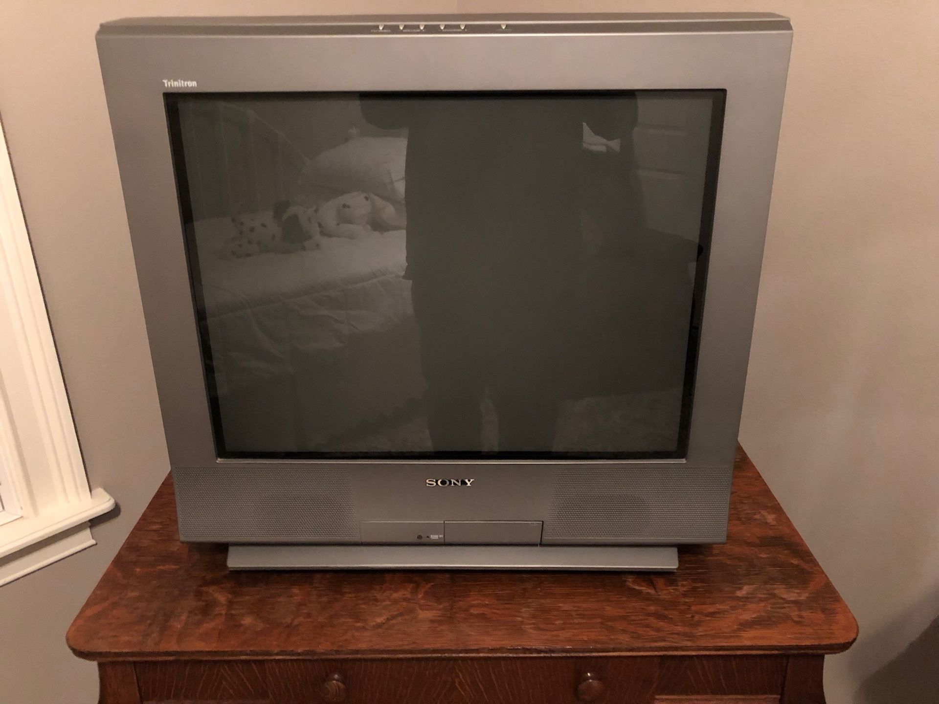 Sony Trinitron KV-27FS17 27” WEGA TV