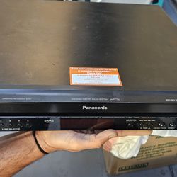 Panasonic SA-PT750 Home Theater HDMI - 5 Disc DVD Changer With Speakers 