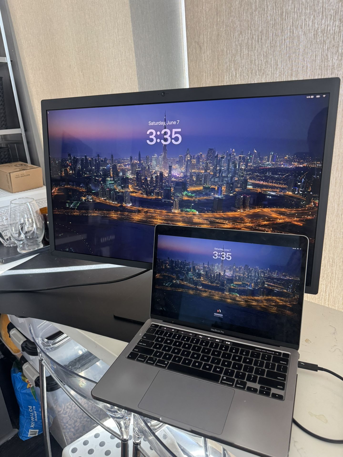 LG UltraFine 5K 27" Display Monitor. Excellent Condition