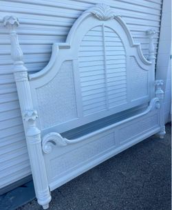 Beautiful White Bedroom set ( deliver available )