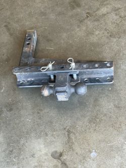 Tow hitch for 9” lift