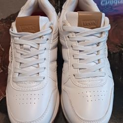 Levi's Women's Tennis Shoes Size 7. Tenis Levi's De Mujer Talla 7.