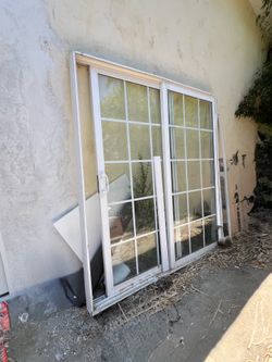 - FREE - VINYL UNIVERSAL SLIDING DOUBLE PATIO DOOR - FREE -
