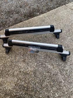 Ski rack for car