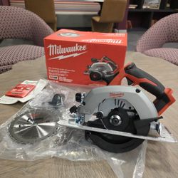 Milwaukee M18 18V Cordless 6-1/2 in. Circular Saw (Tool-Only NOT M18 Fuel)