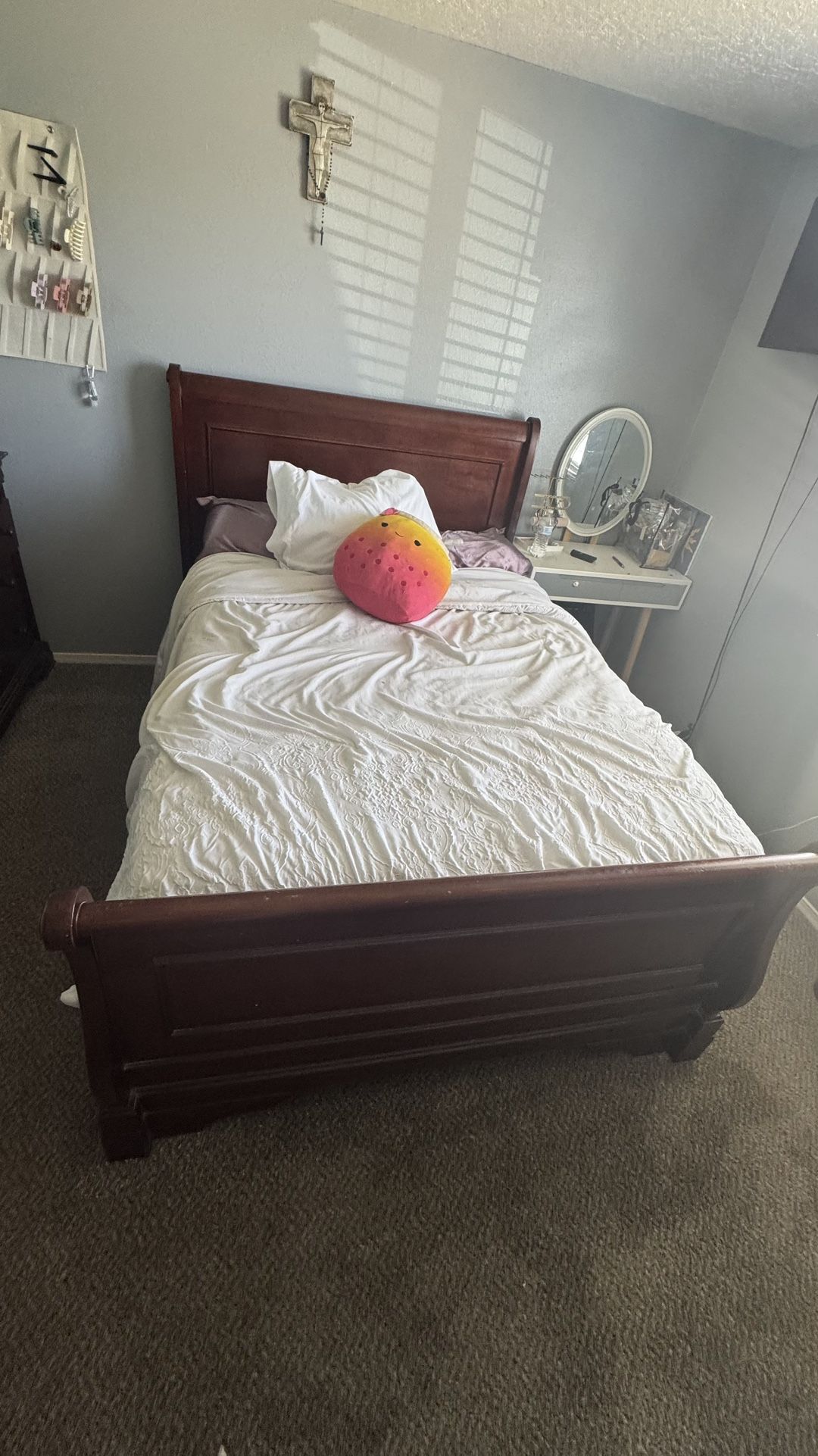 Bedroom Set For Sale