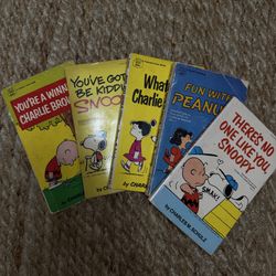 Peanuts Snoopy/Charlie Brown books