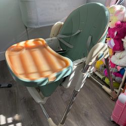 baby eating chair