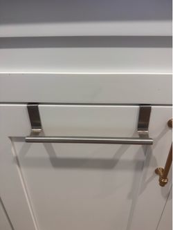Towel bar for kitchen