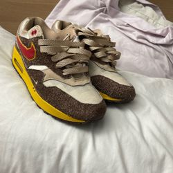 Nike Swoosh  Air Max 1 