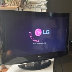 LG 32” LCD HDTV – Model 32LH250H