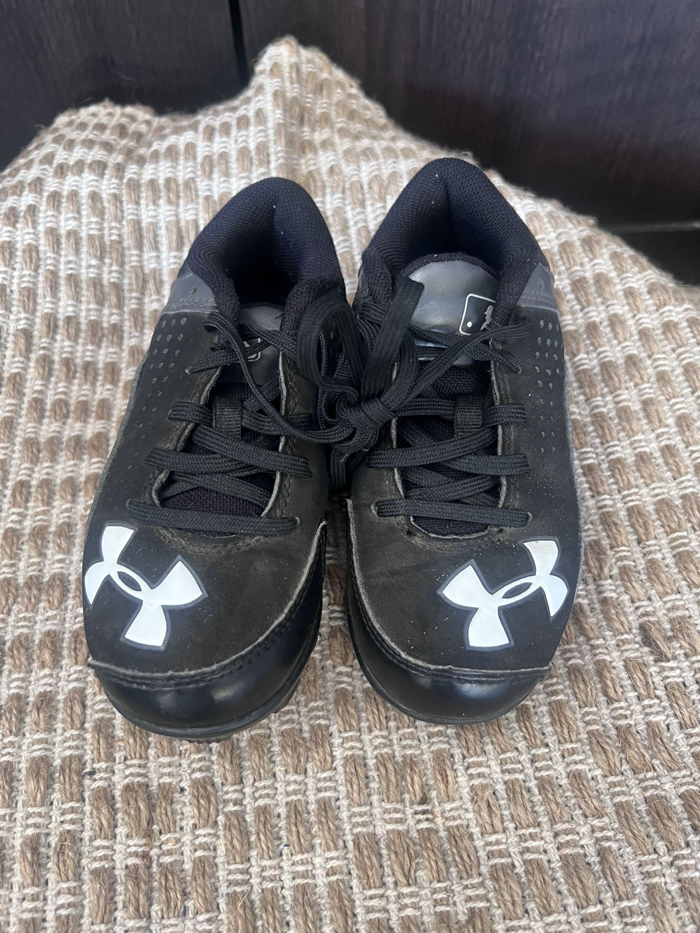 Boys Under Armour Baseball Cleats