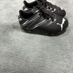 Soccer Cleats Kids Size 8 
